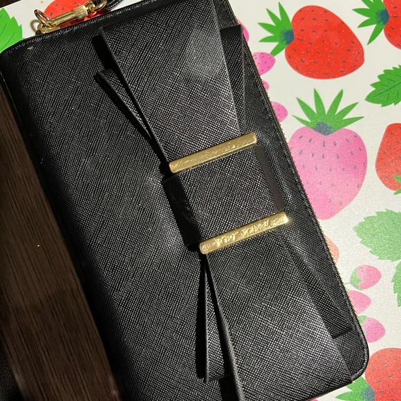 Betsey johnson wallet